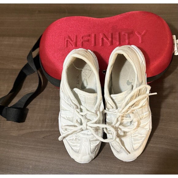 nfinity evolution 4.5 With Case Cheer Shoes - Picture 1 of 8